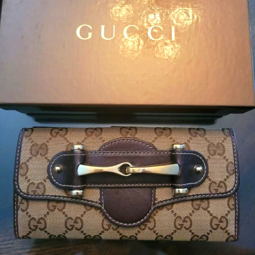 100% Authentic Guaranteed Gucci Wallet Clutch With